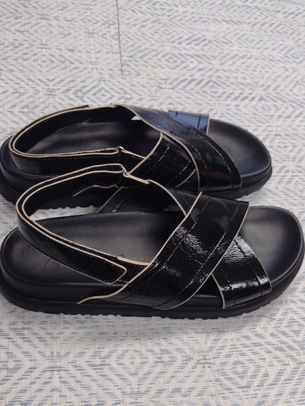 Zara Black Patent Cross-Strap Slingback Sandals,Comfortable and soft. - Picture 16 of 16